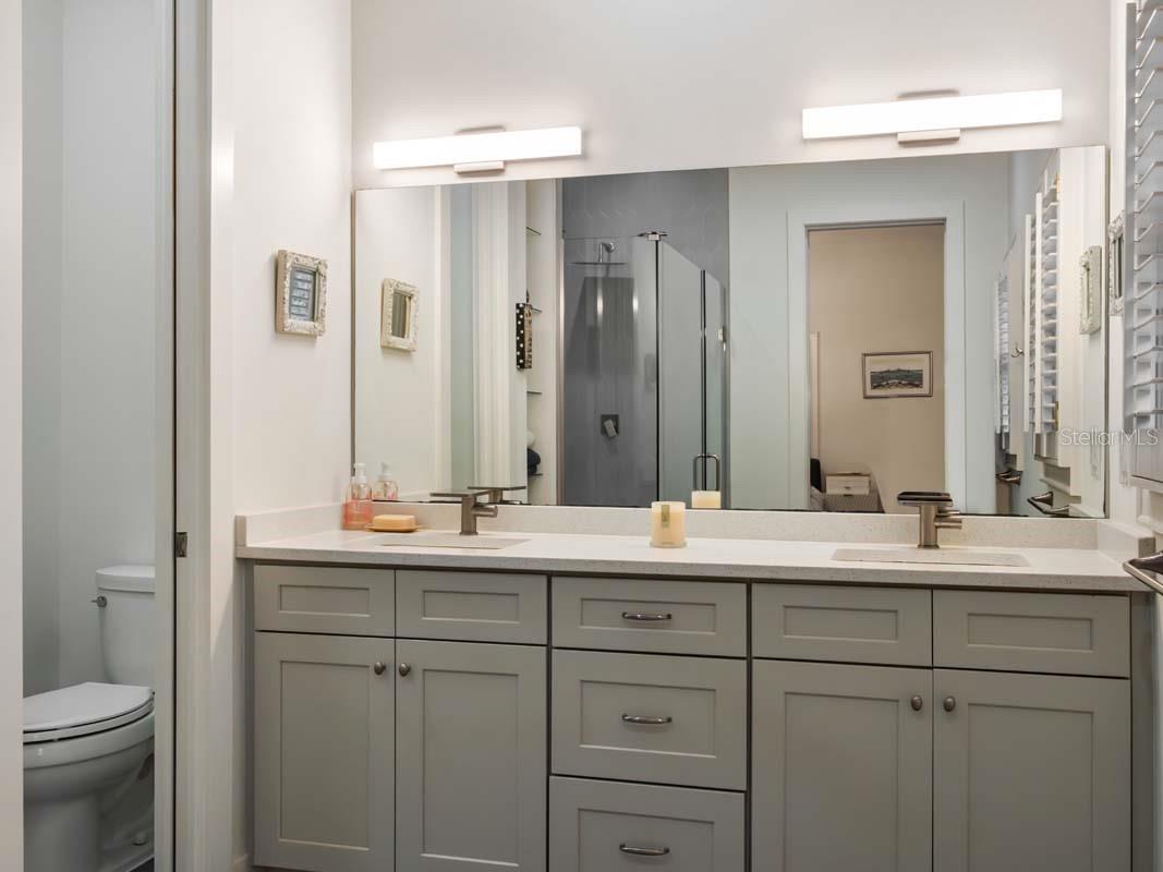 Image 17 of 39 For 10457 Cromwell Grove Terrace