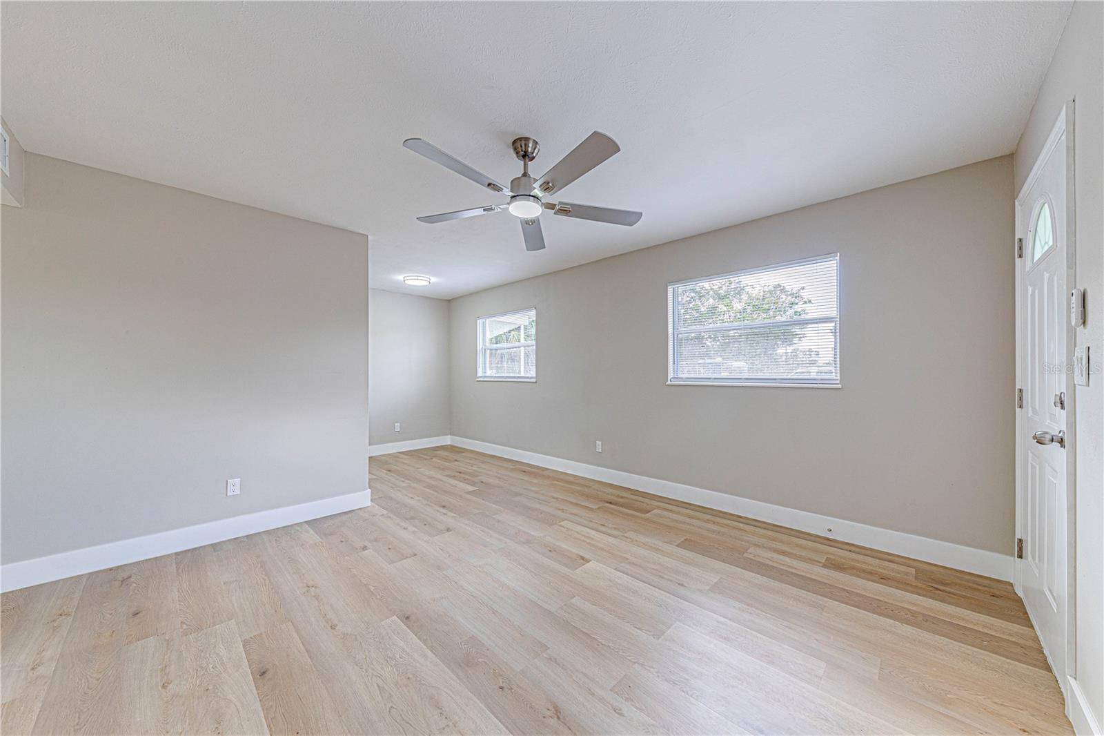 Image 13 of 32 For 1125 Lincoln Terrace