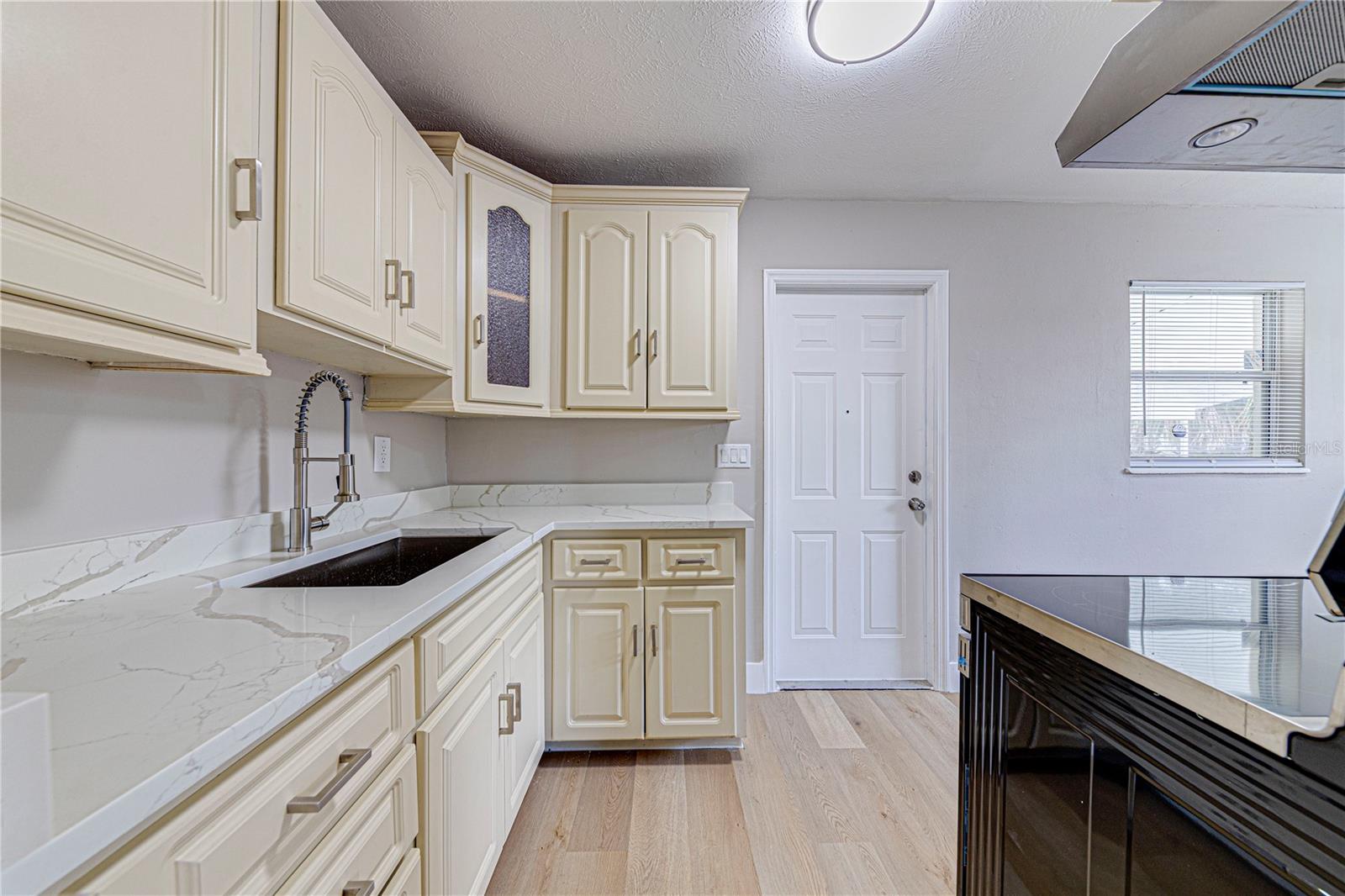 Image 15 of 32 For 1125 Lincoln Terrace