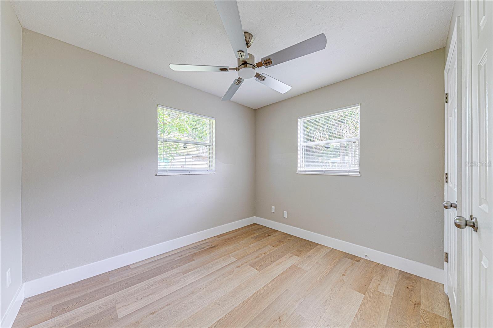 Image 17 of 32 For 1125 Lincoln Terrace