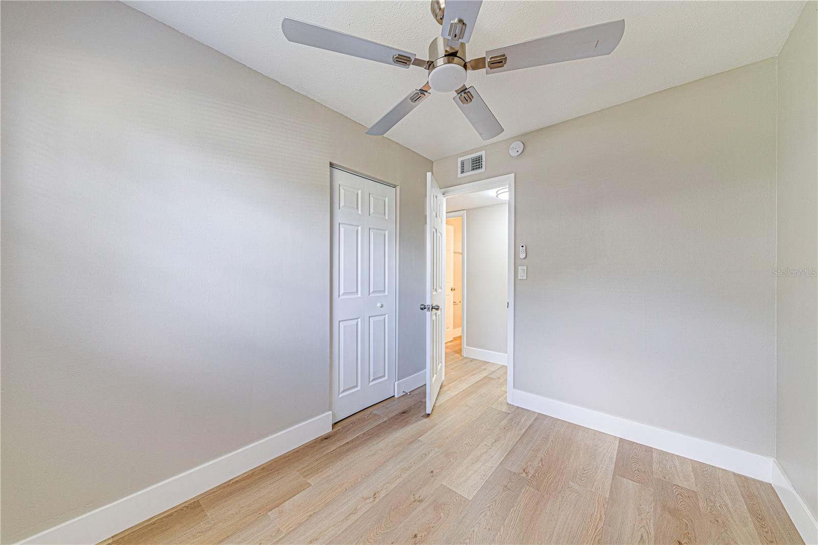 Image 21 of 32 For 1125 Lincoln Terrace