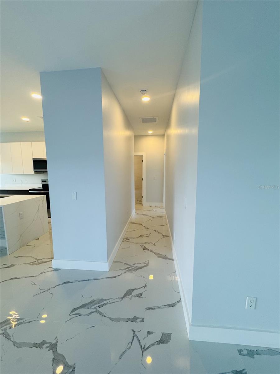 Image 18 of 48 For 454 Mercedes Court