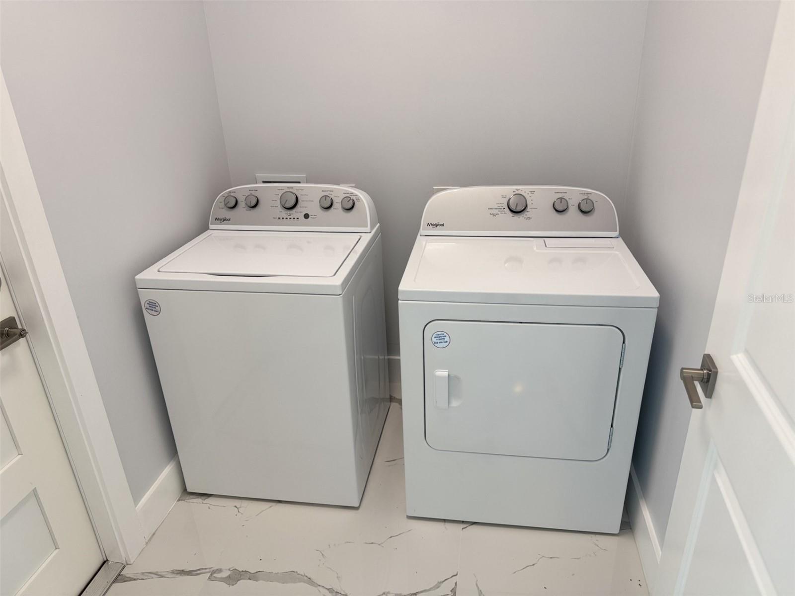 Image 41 of 48 For 454 Mercedes Court