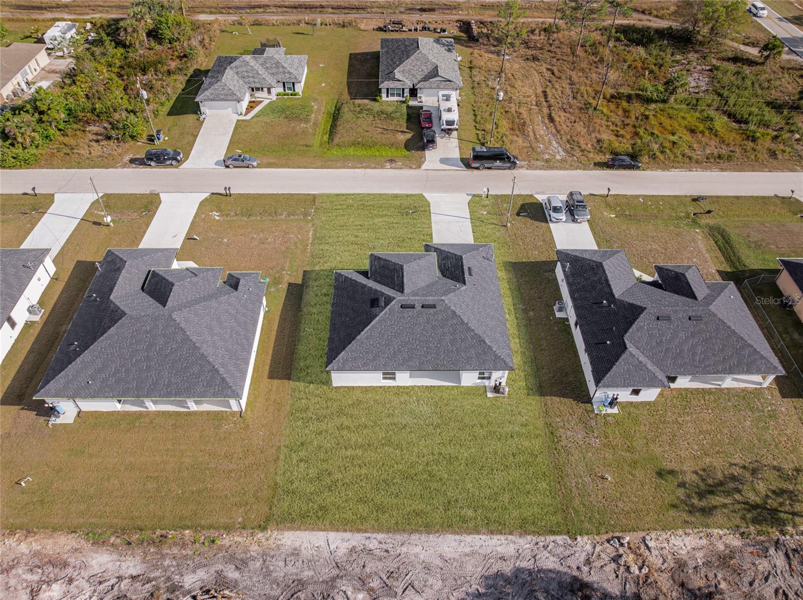 Image 47 of 48 For 454 Mercedes Court