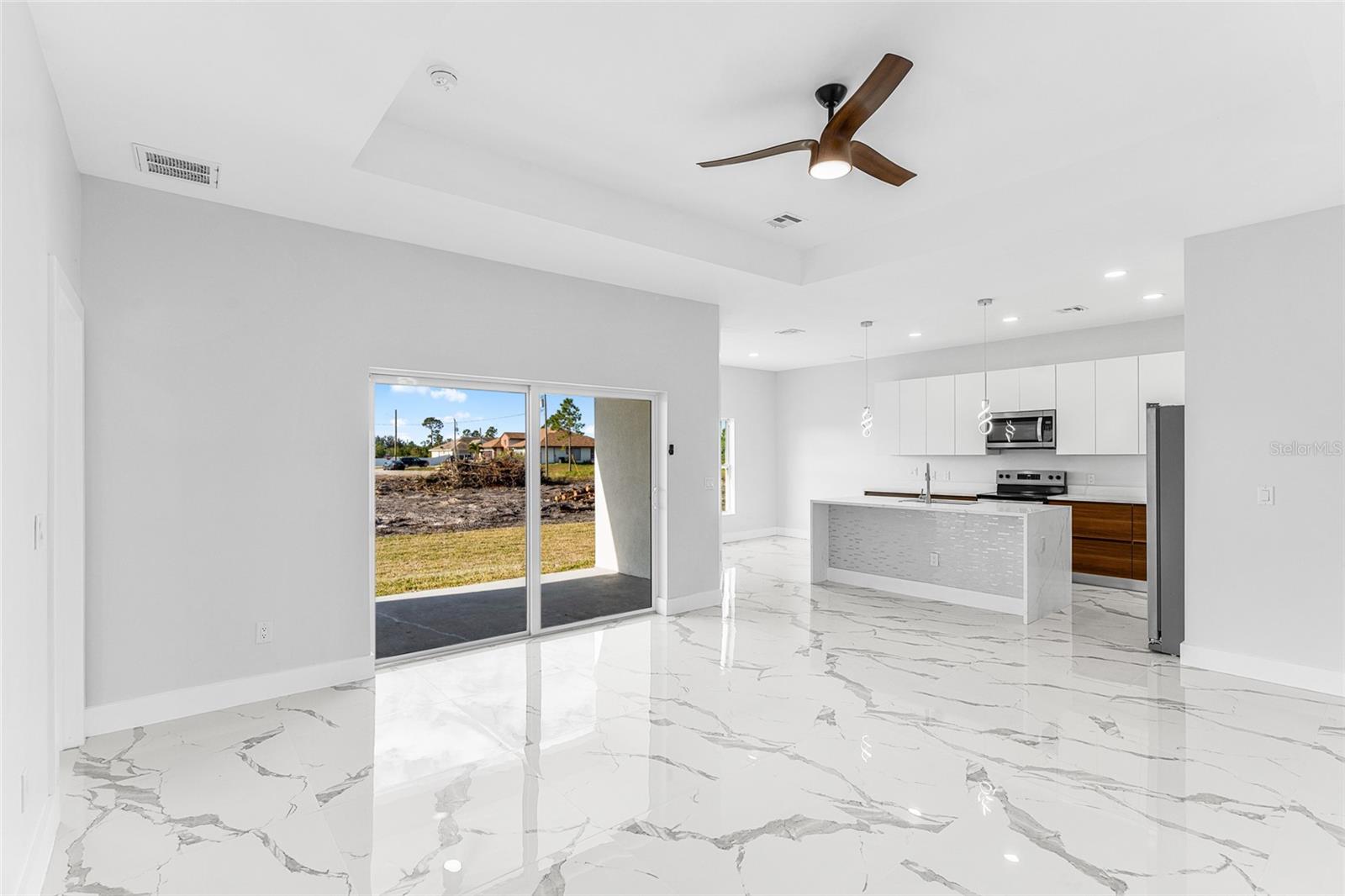 Image 6 of 48 For 454 Mercedes Court