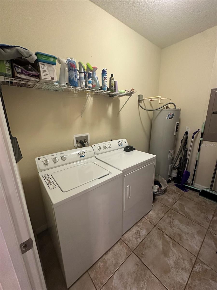 Image 16 of 19 For 14885 Evergreen Oak Loop