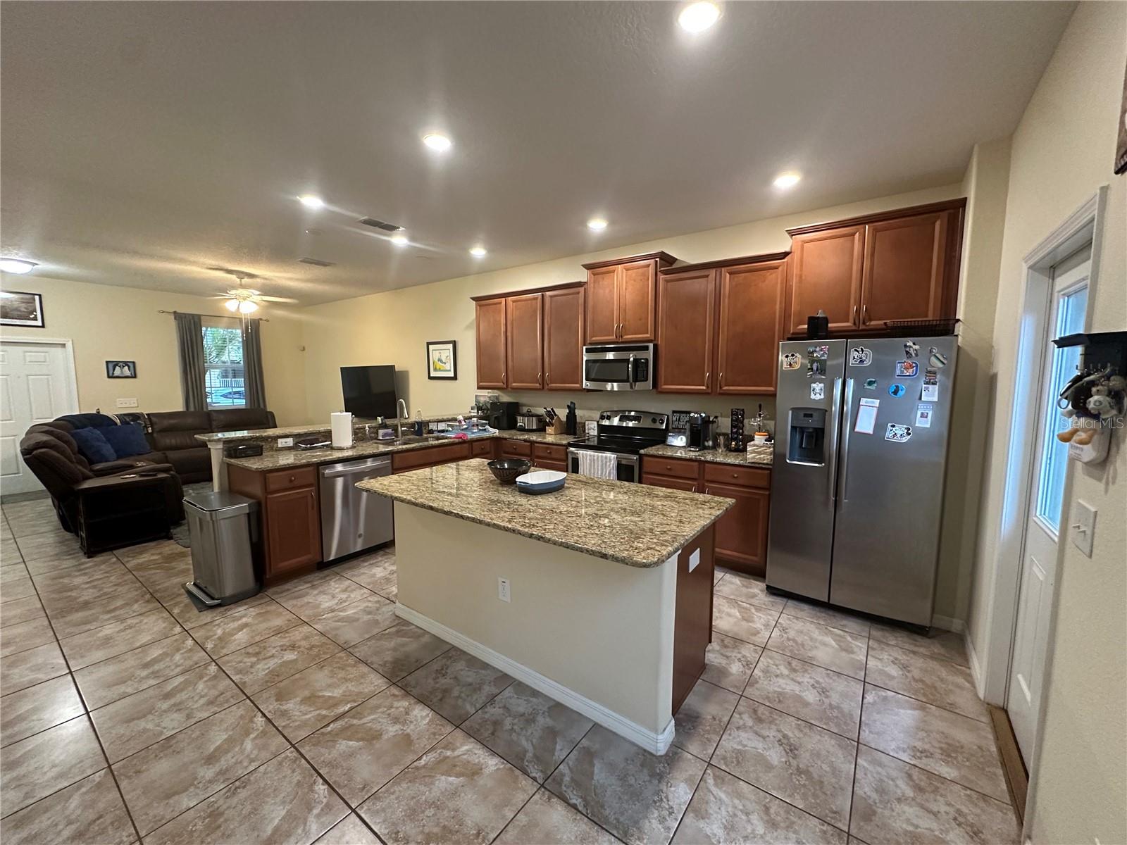 Image 2 of 19 For 14885 Evergreen Oak Loop