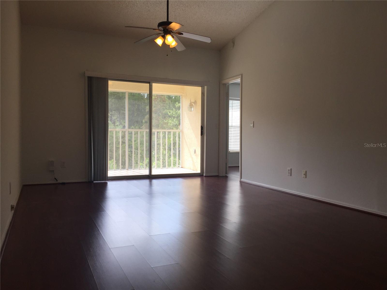 Image 4 of 24 For 13917 Timberland Drive 202
