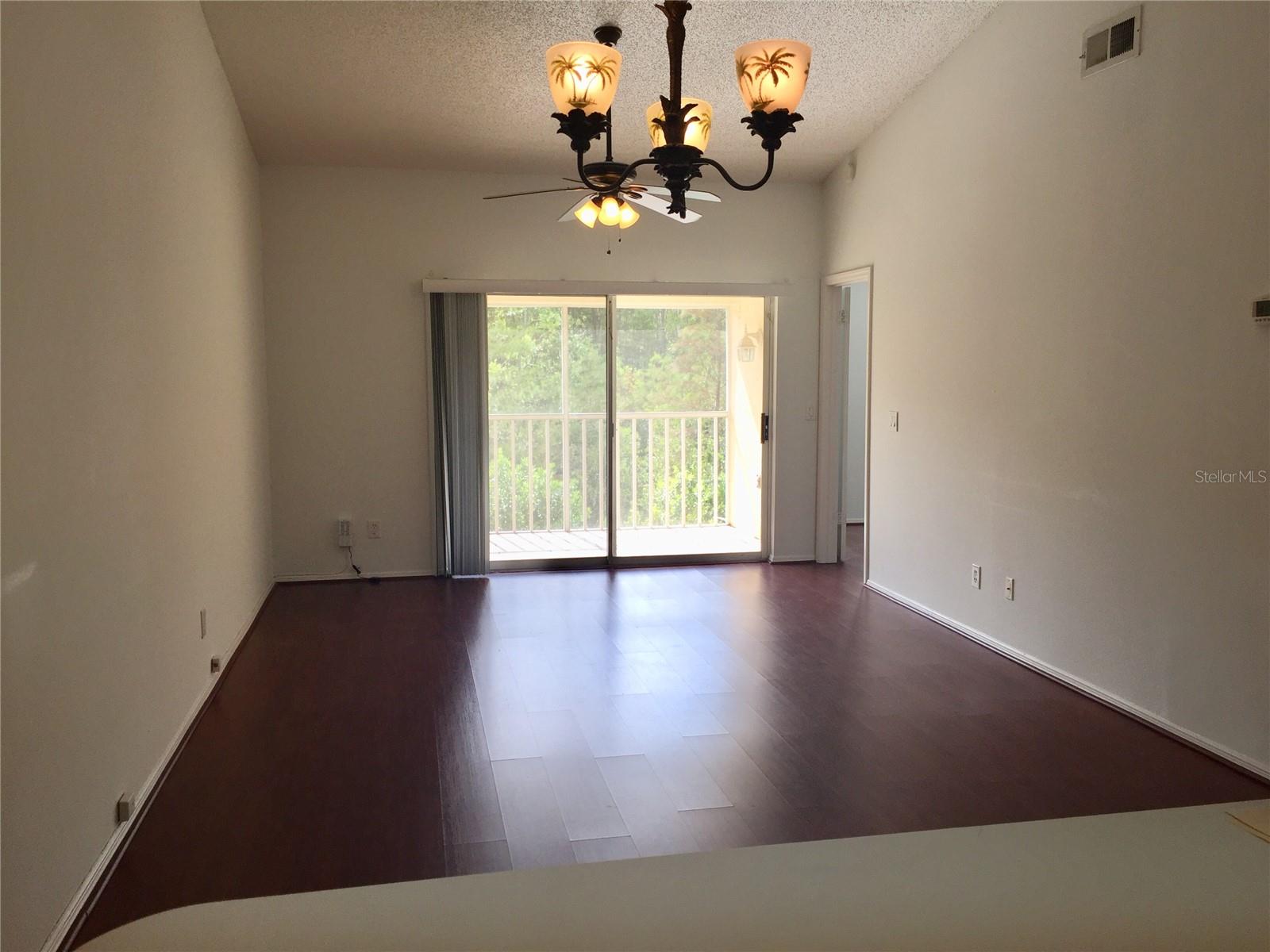 Image 5 of 24 For 13917 Timberland Drive 202