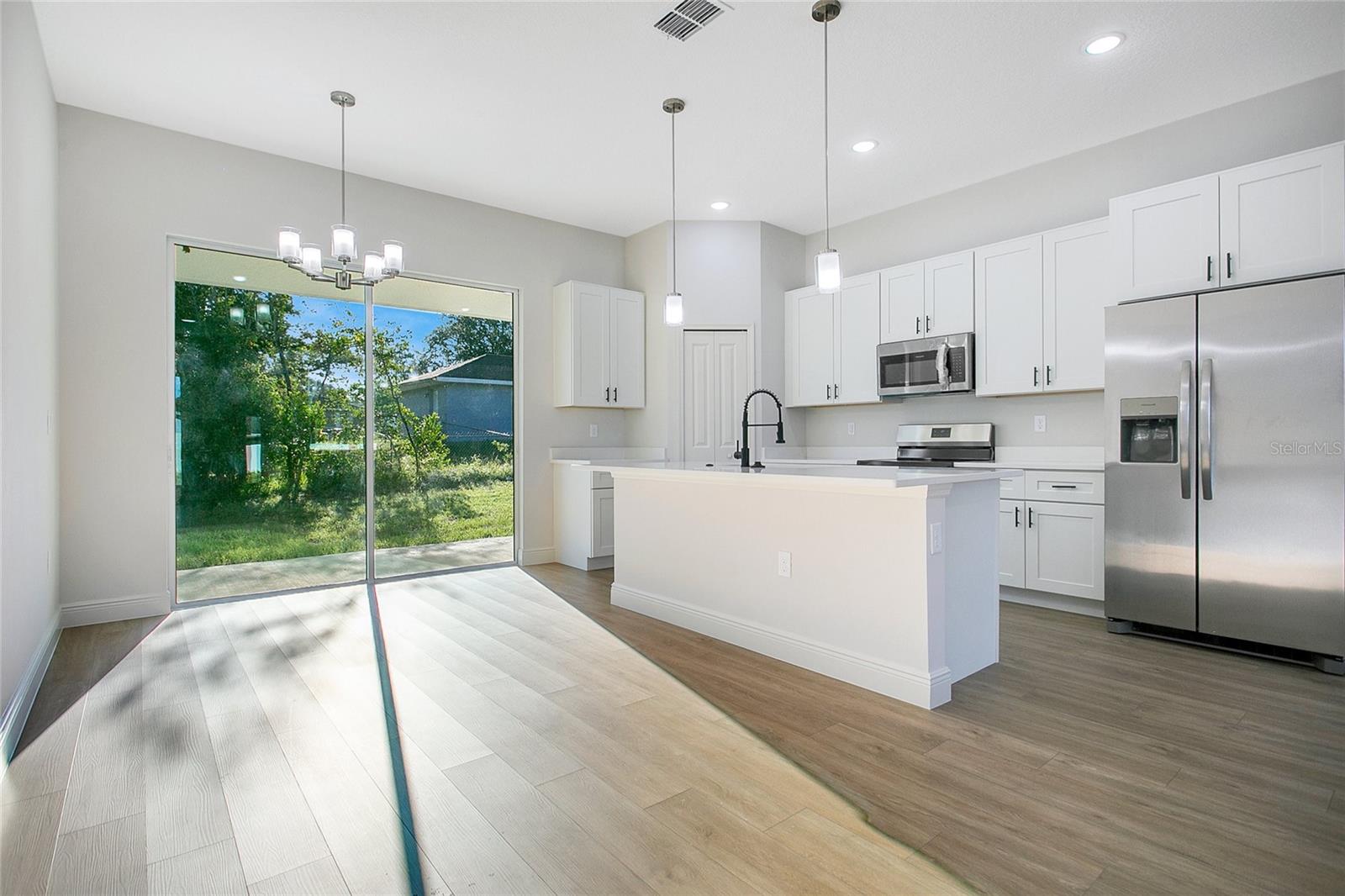 Image 8 of 27 For 7075 131st Loop