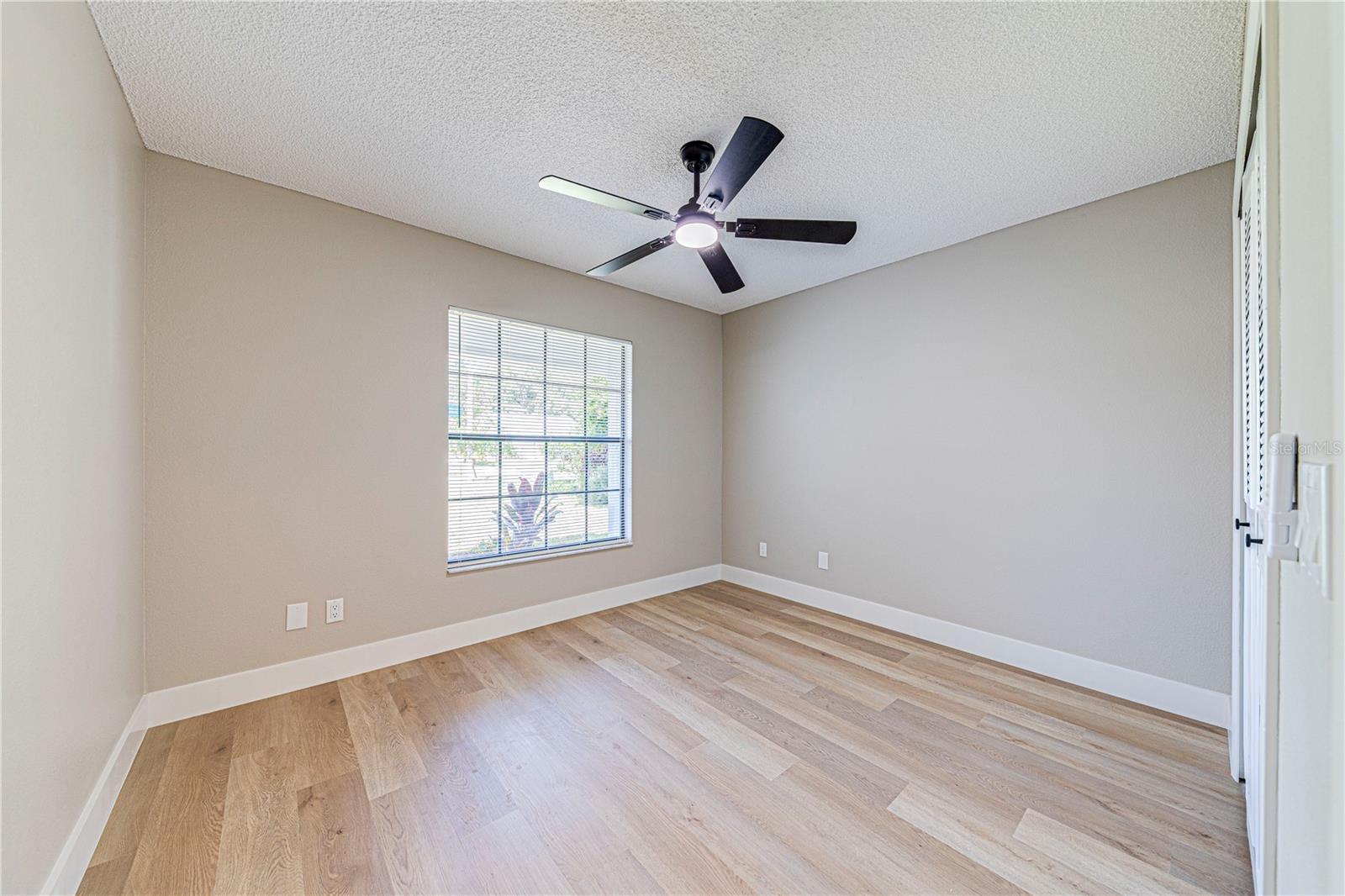 Image 26 of 42 For 2453 Long Meadow Way