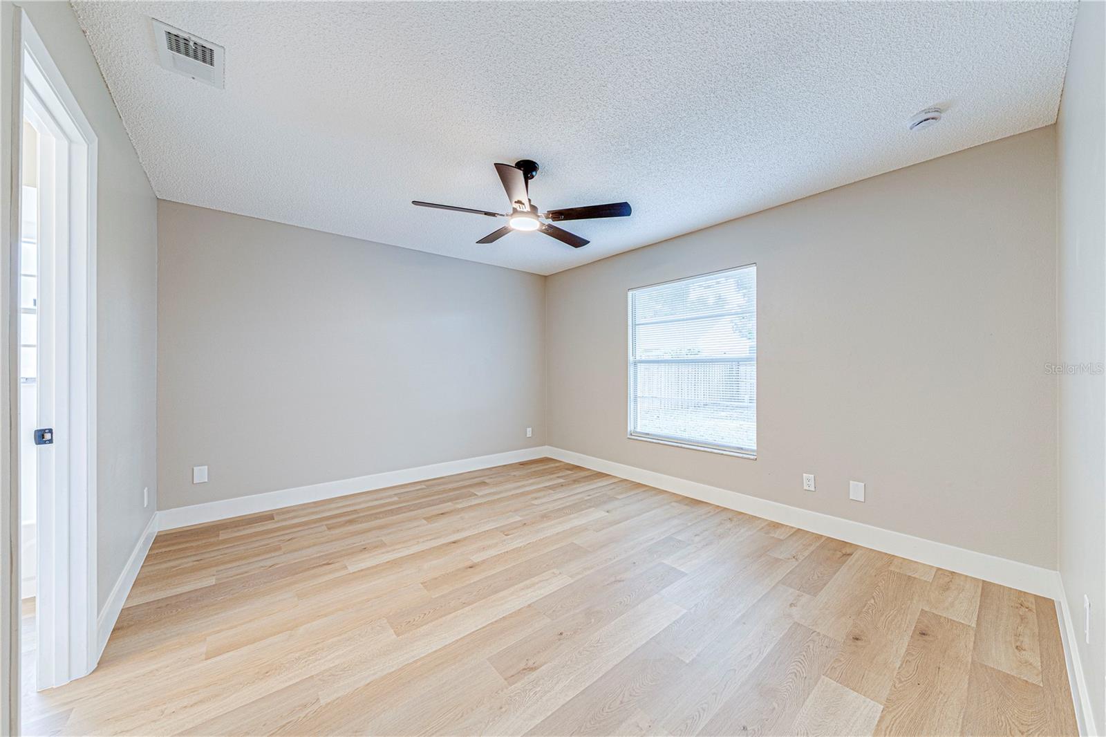 Image 27 of 42 For 2453 Long Meadow Way