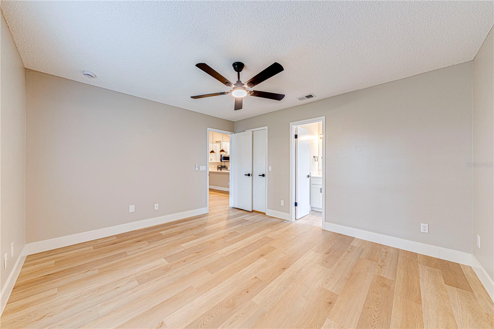 Image 28 of 42 For 2453 Long Meadow Way