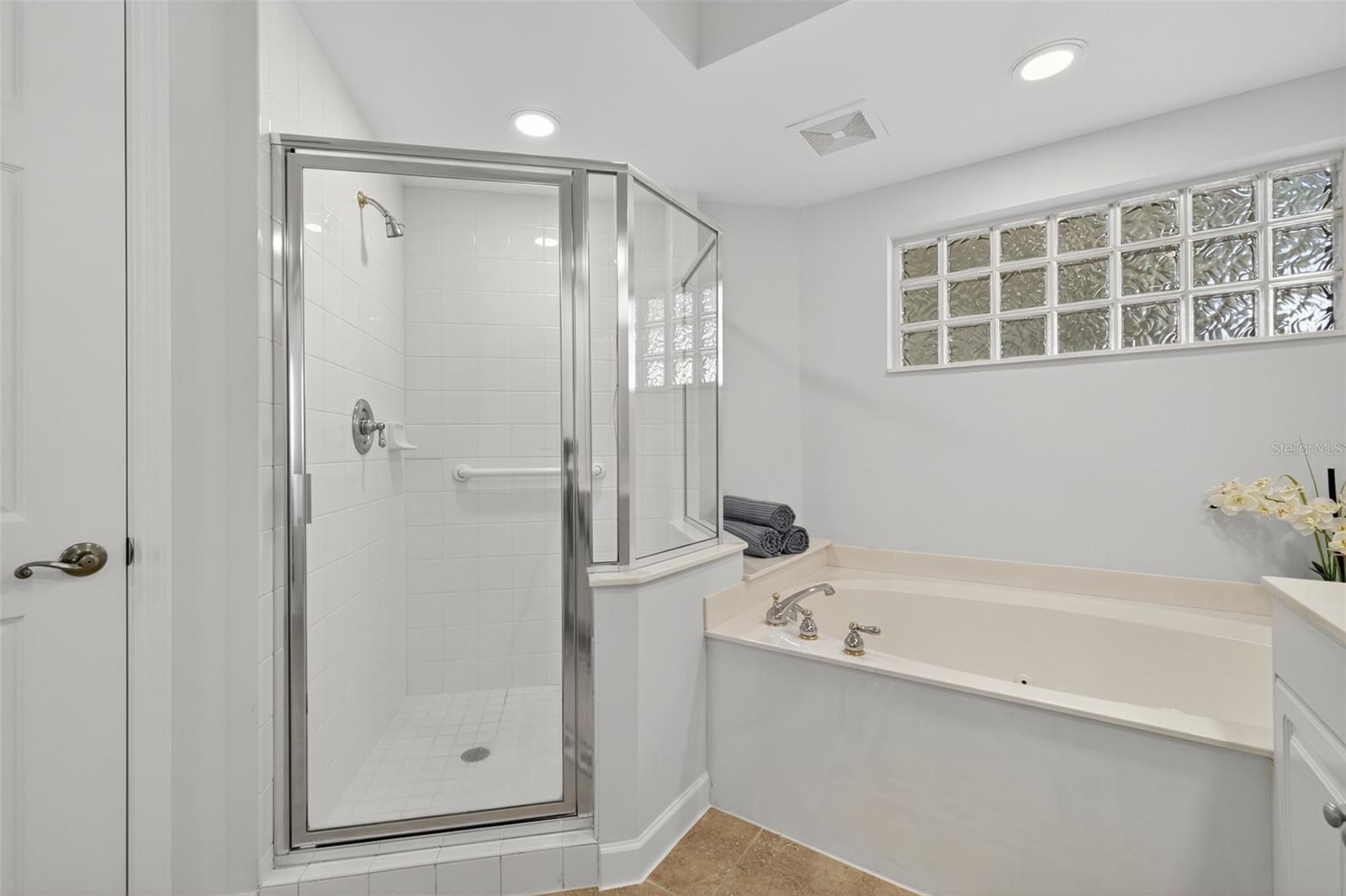 Image 21 of 46 For 325 Dunes Boulevard 1007