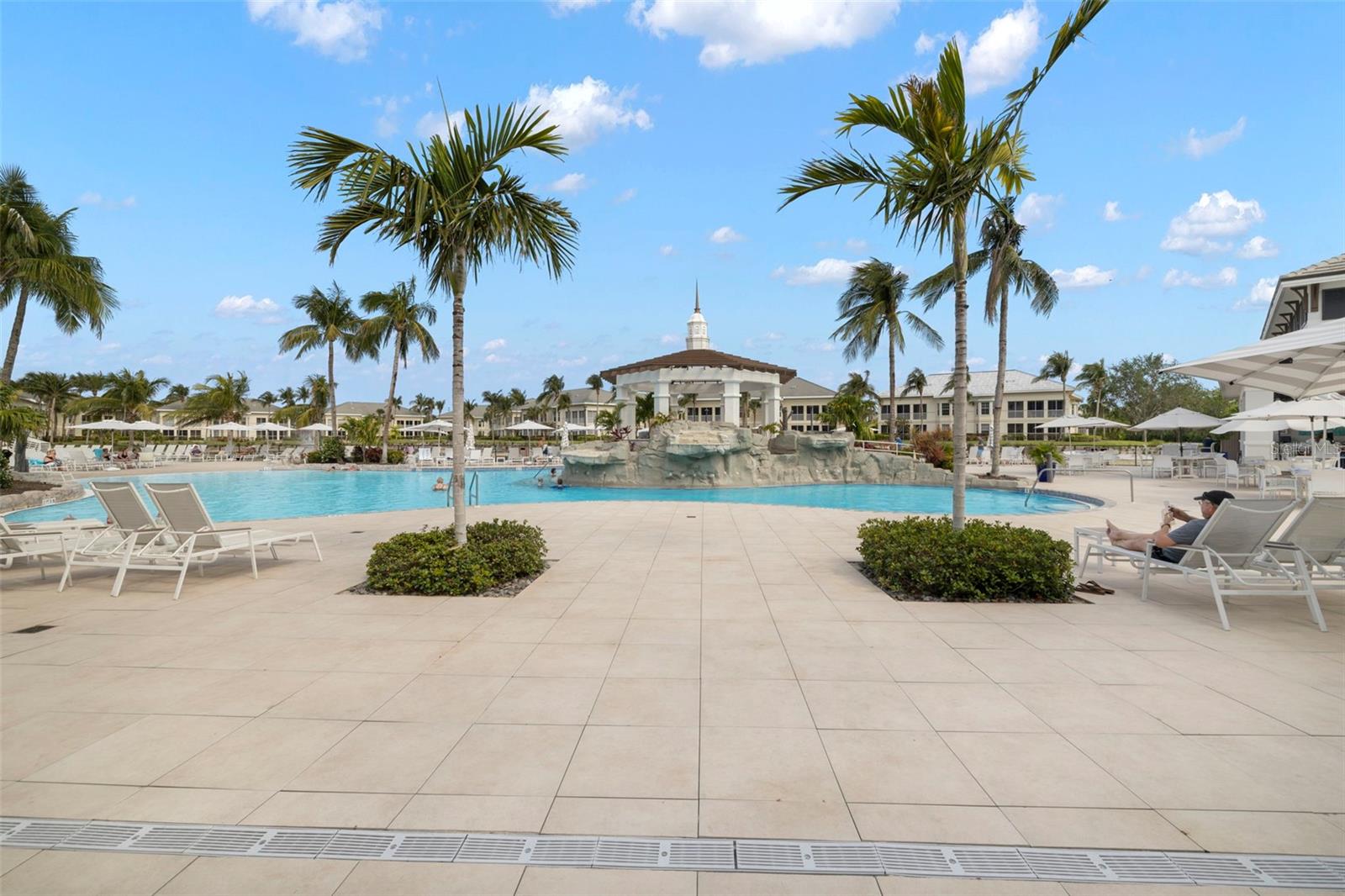 Image 34 of 46 For 325 Dunes Boulevard 1007