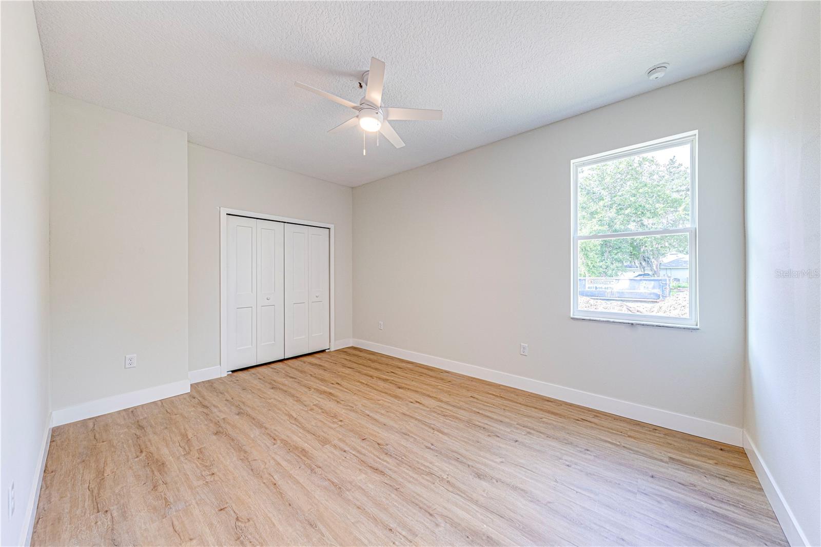Image 11 of 27 For 233 Pine Avenue