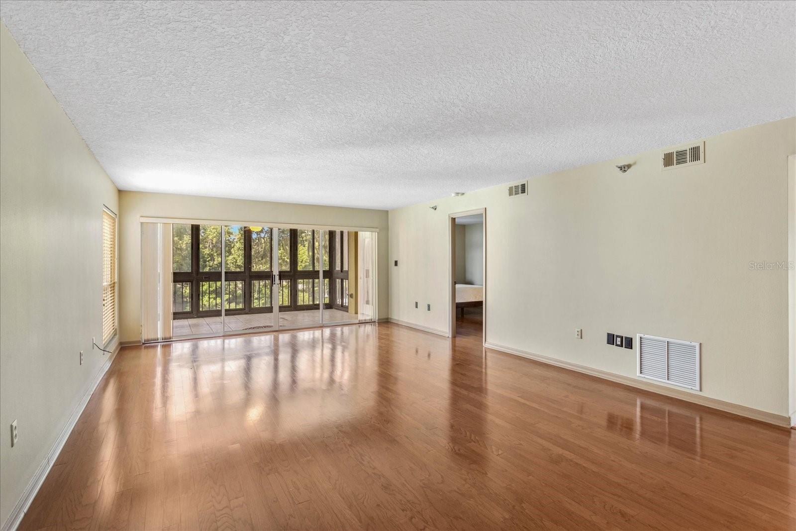 Image 4 of 21 For 204 Quayside Circle 304