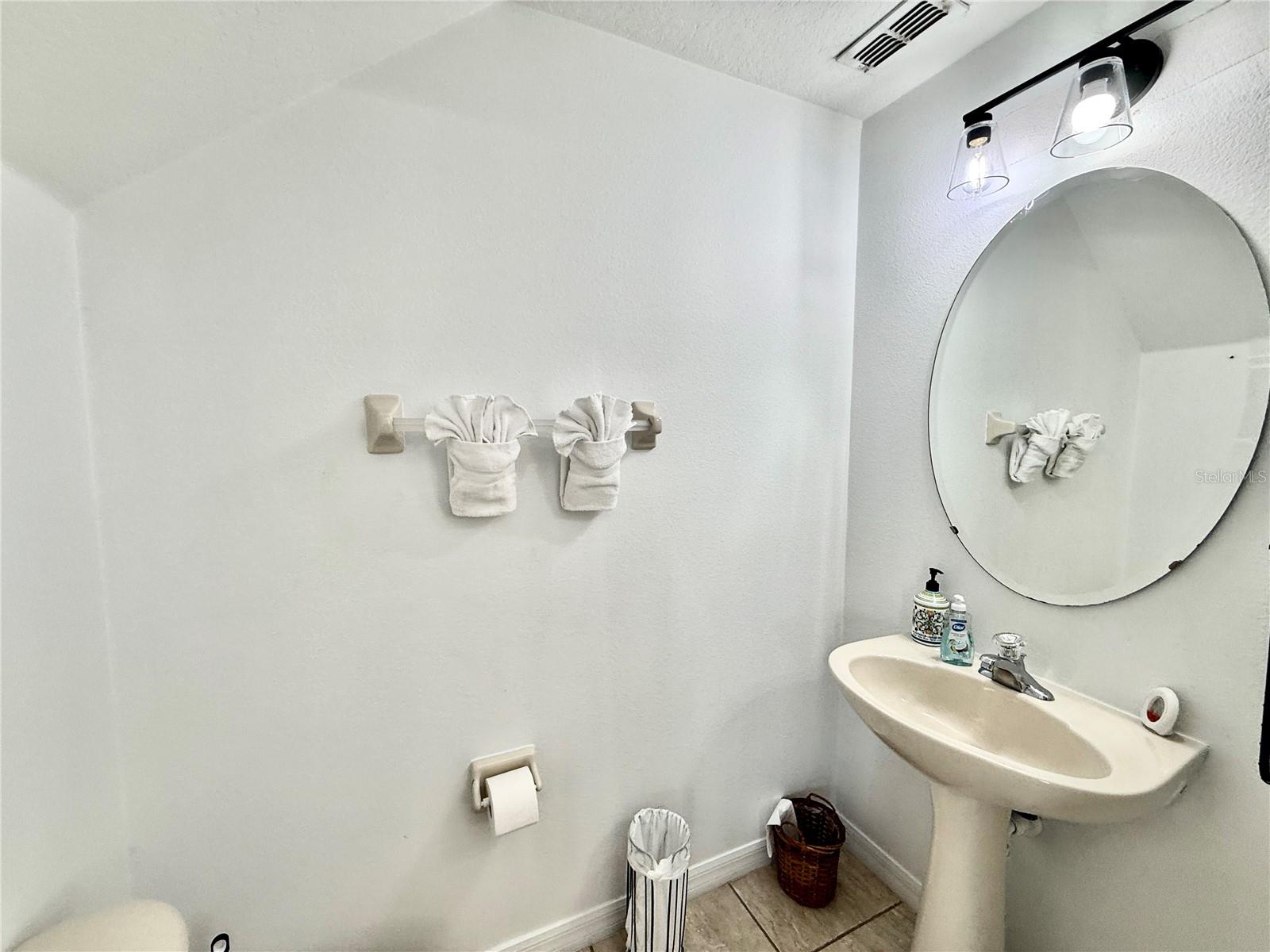 Image 16 of 50 For 943 Corvina Drive