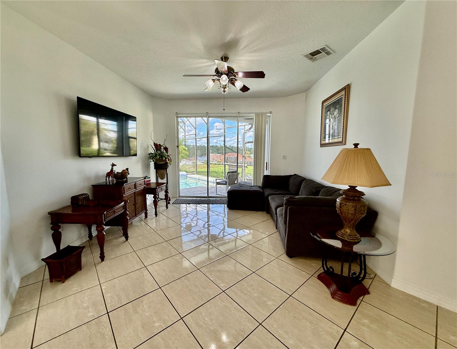 Image 20 of 50 For 943 Corvina Drive