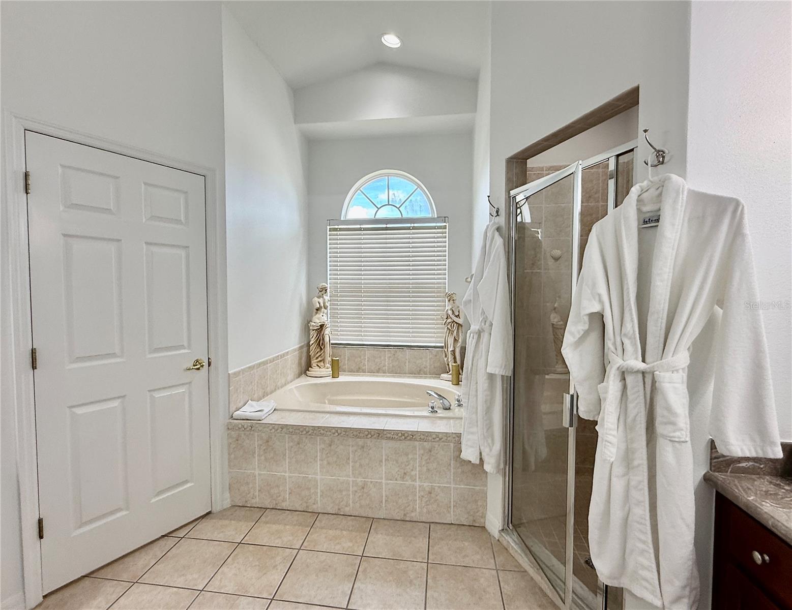 Image 32 of 50 For 943 Corvina Drive