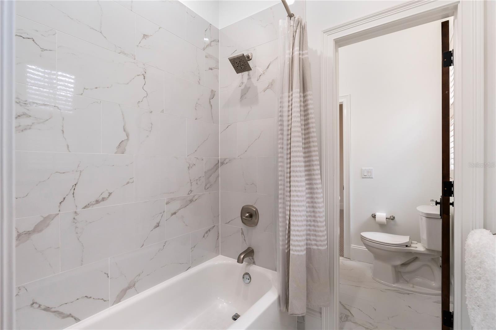 Image 31 of 41 For 717 Lake Adair Boulevard