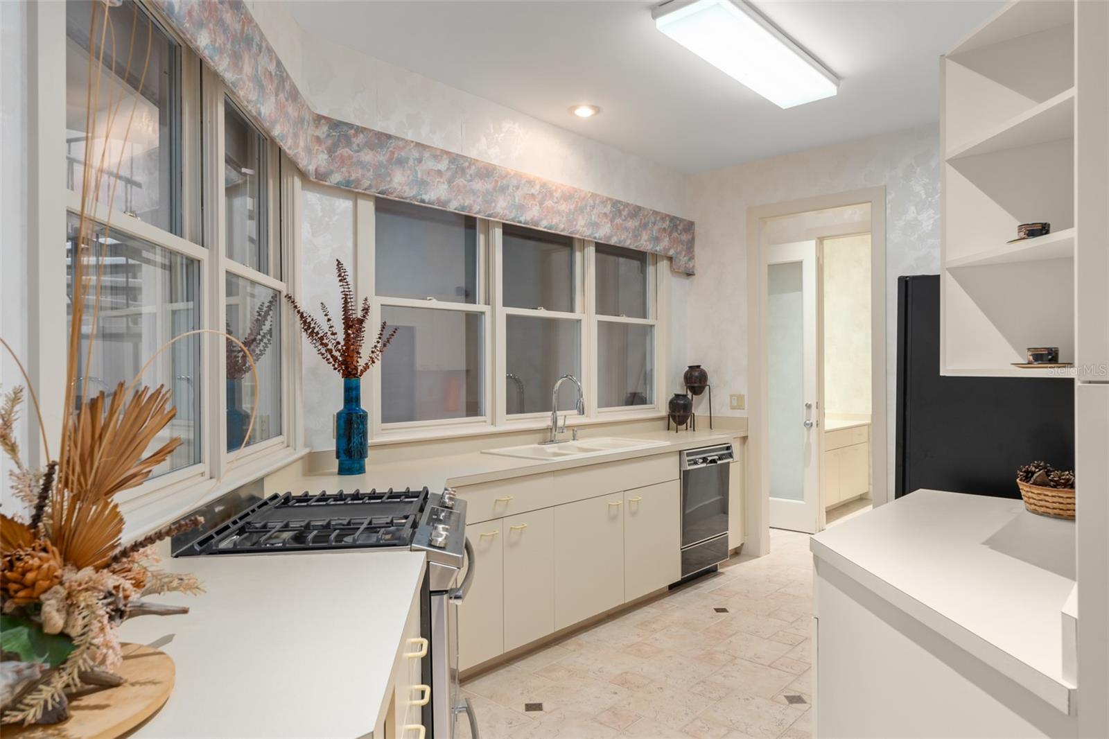 Image 37 of 47 For 5036 Latrobe Drive