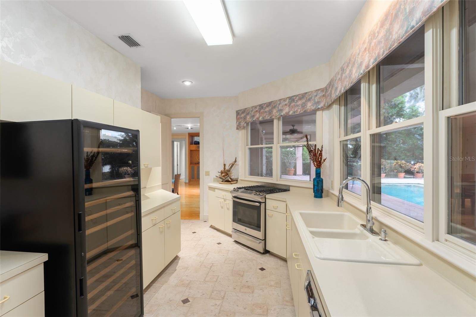 Image 38 of 47 For 5036 Latrobe Drive