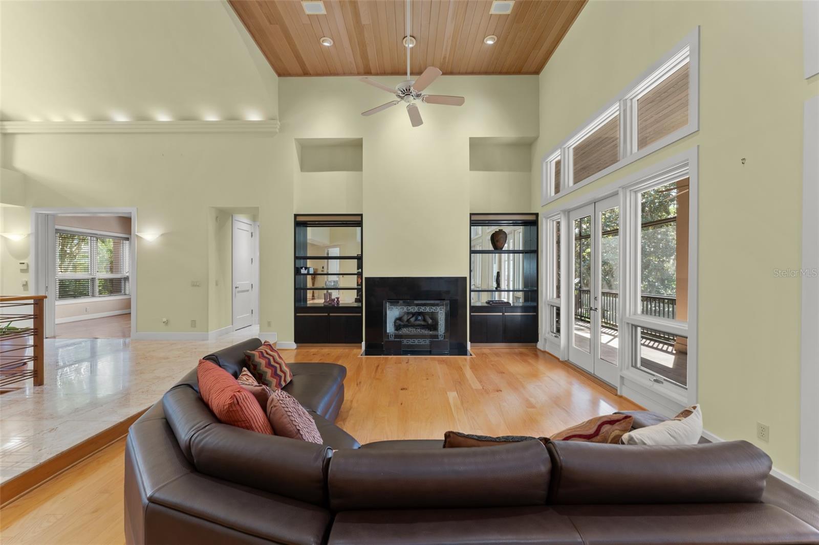 Image 6 of 47 For 5036 Latrobe Drive