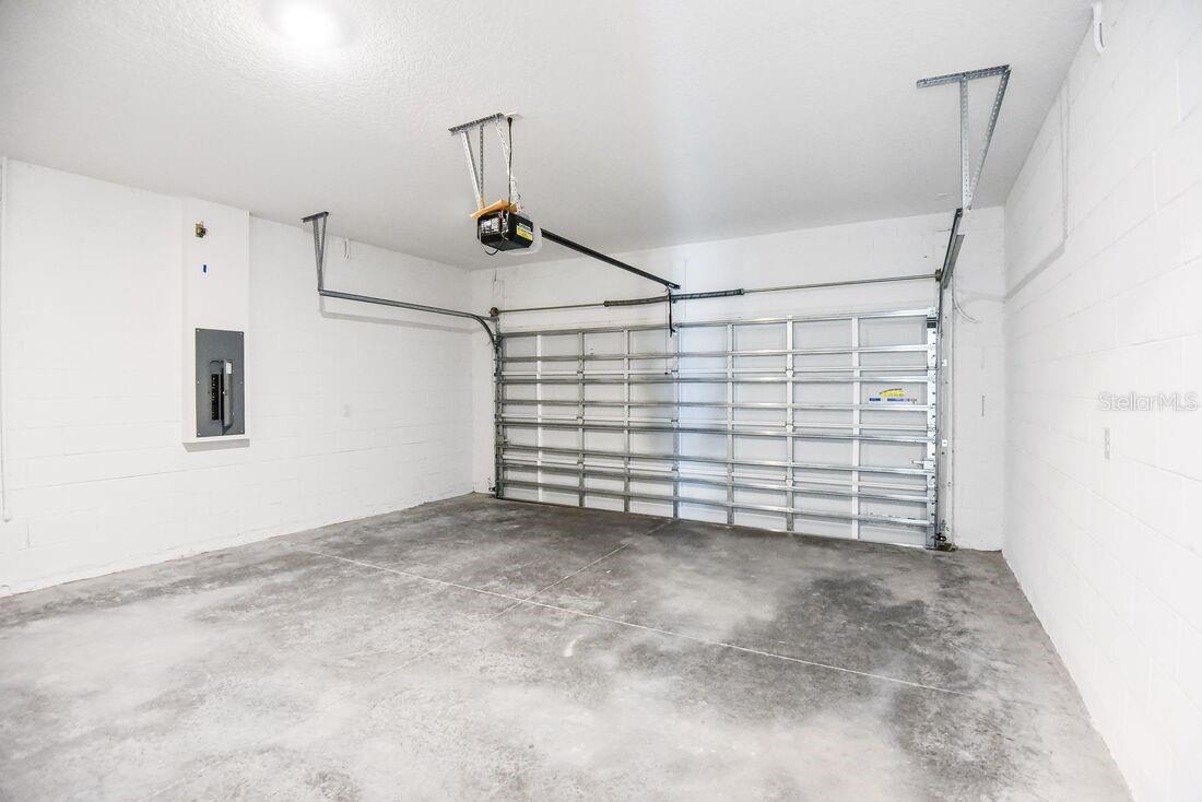 Image 33 of 41 For 564 Moon Shell Circle