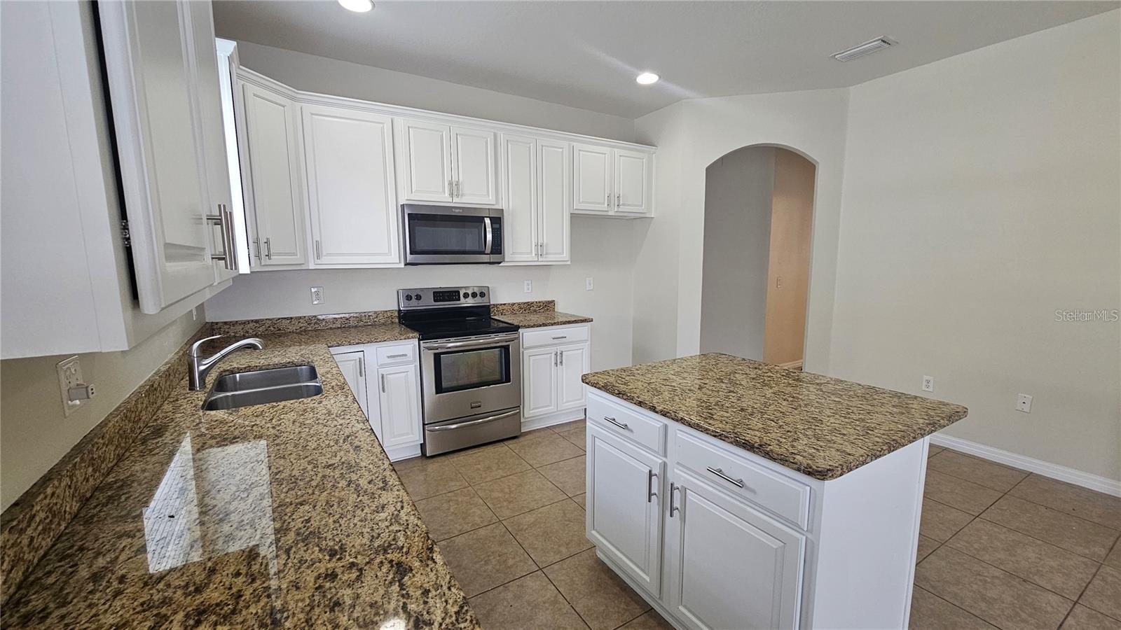 Image 19 of 49 For 2528 Ladoga Drive