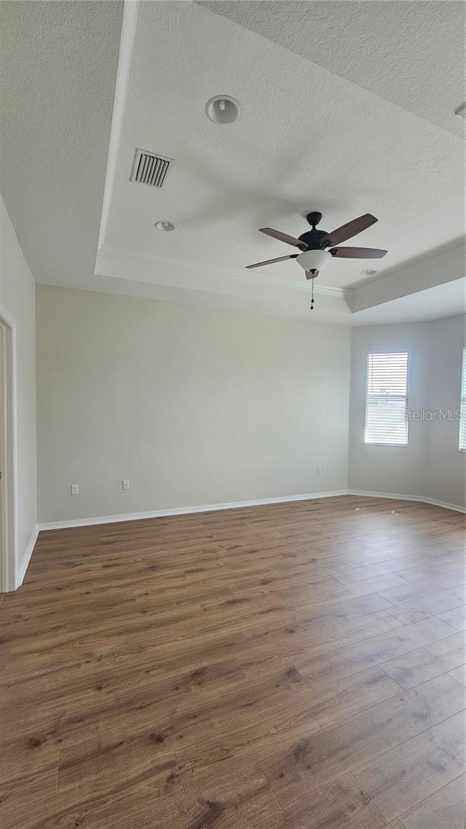Image 20 of 49 For 2528 Ladoga Drive