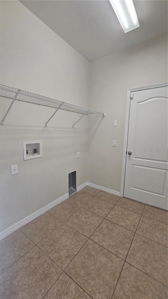 Image 27 of 49 For 2528 Ladoga Drive