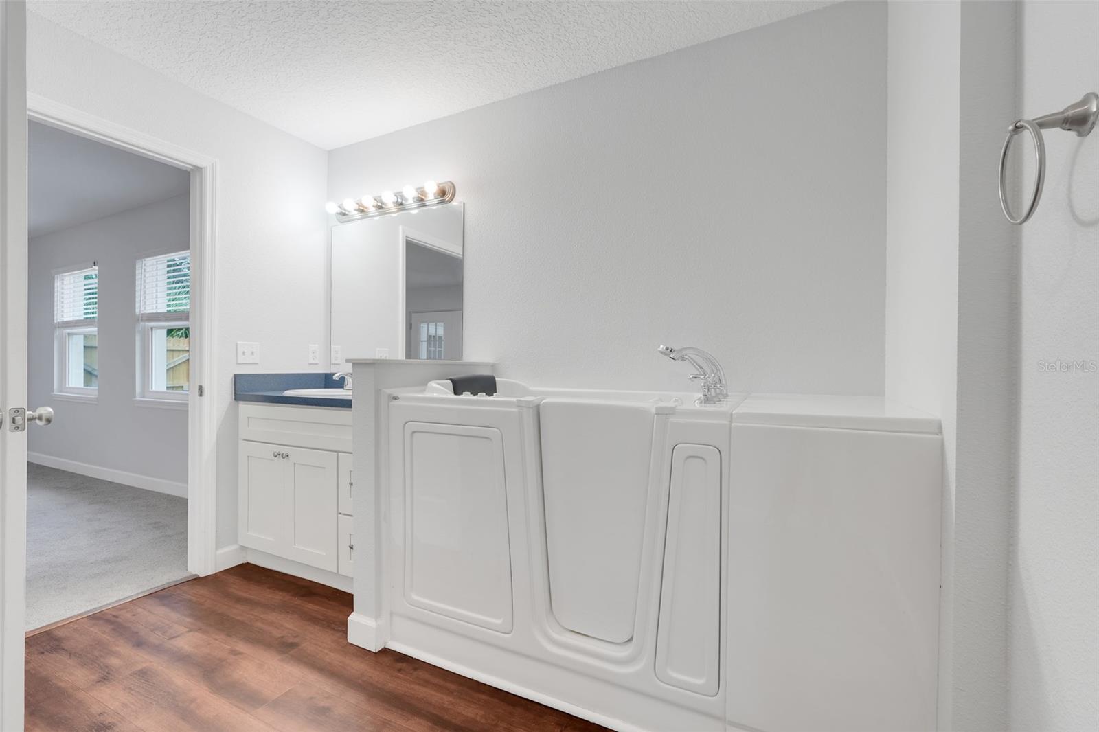 Image 24 of 47 For 600 Chelsea Road