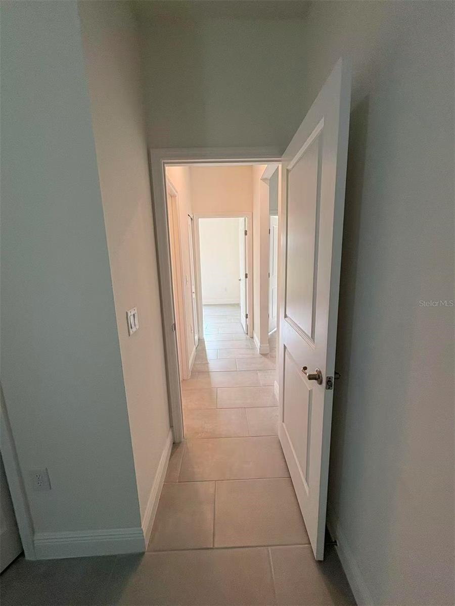 Image 15 of 34 For 2033 10th Avenue