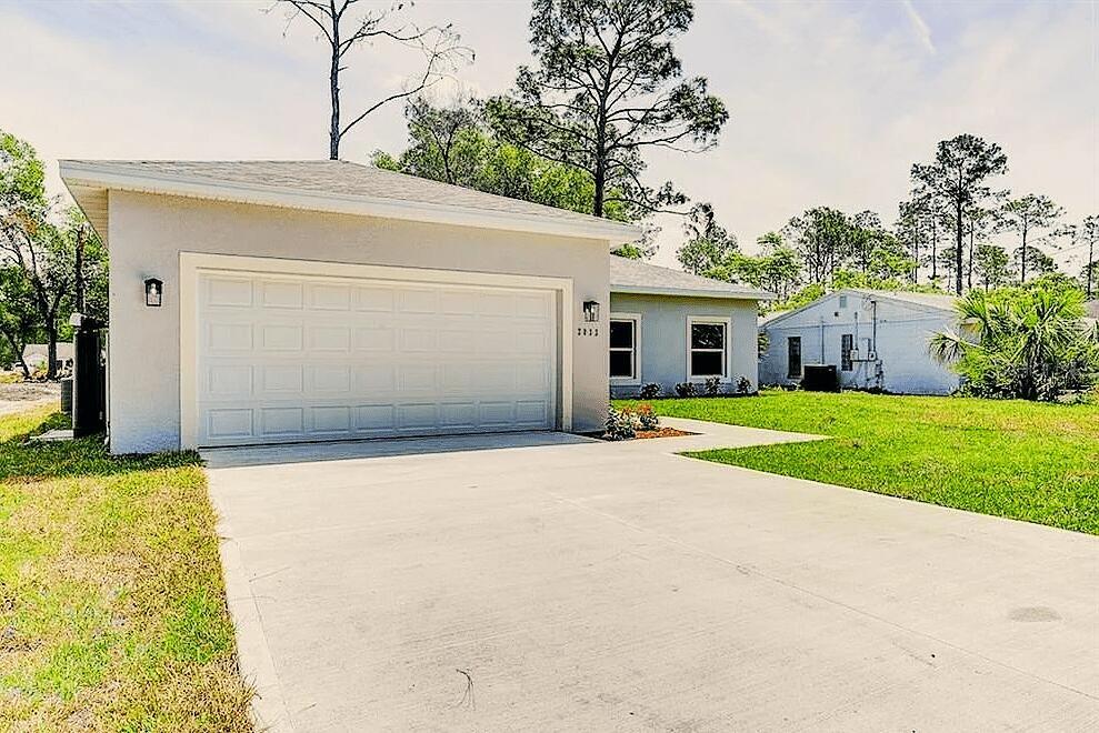 Image 22 of 34 For 2033 10th Avenue