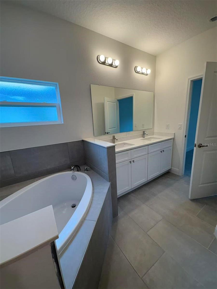 Image 25 of 34 For 2033 10th Avenue