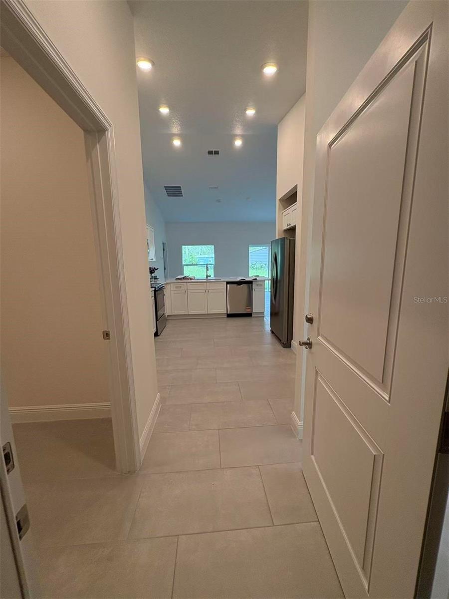 Image 5 of 34 For 2033 10th Avenue