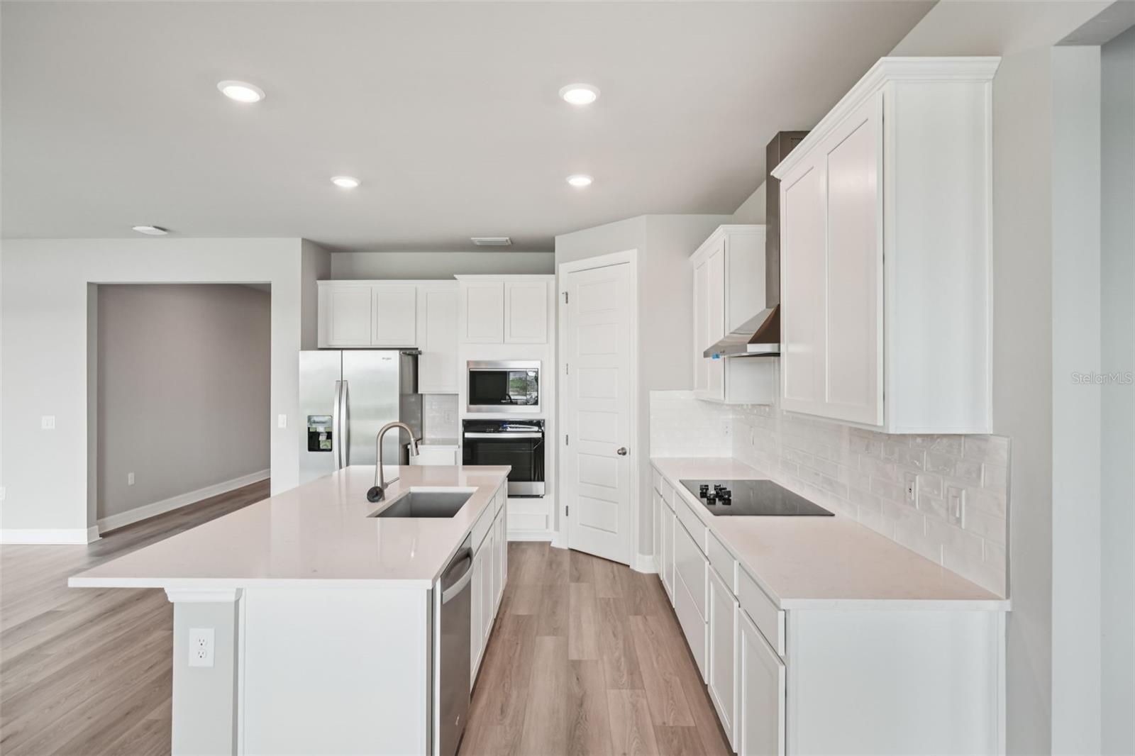 Image 12 of 44 For 16439 Seven Lakes Avenue