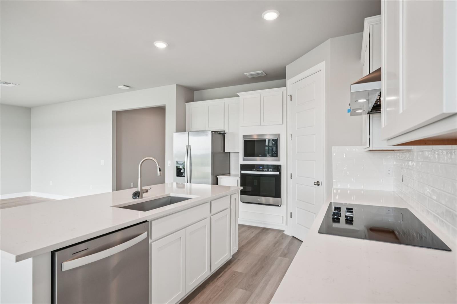 Image 13 of 44 For 16439 Seven Lakes Avenue