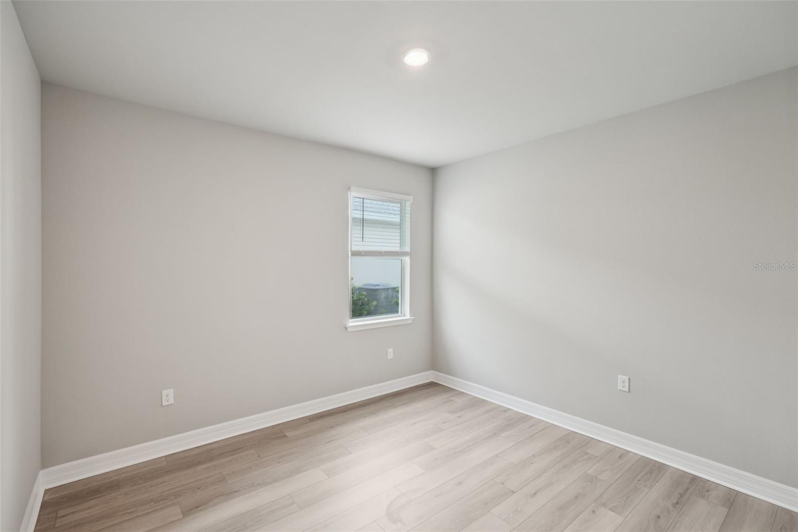 Image 14 of 44 For 16439 Seven Lakes Avenue