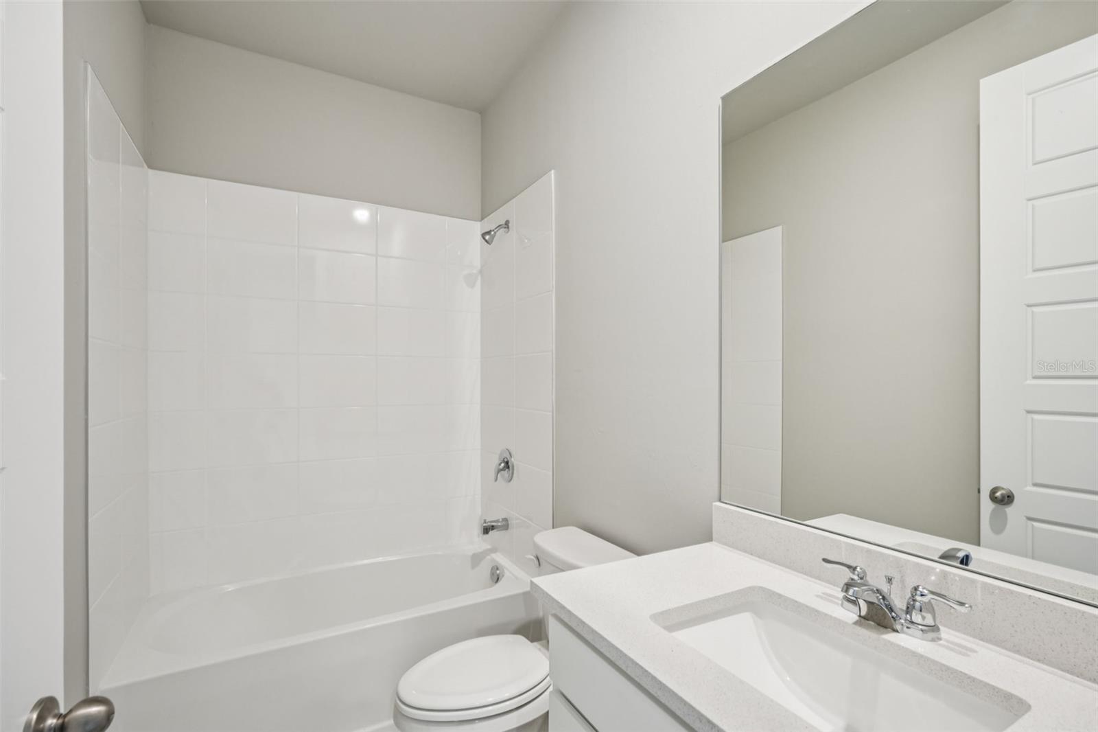 Image 26 of 44 For 16439 Seven Lakes Avenue