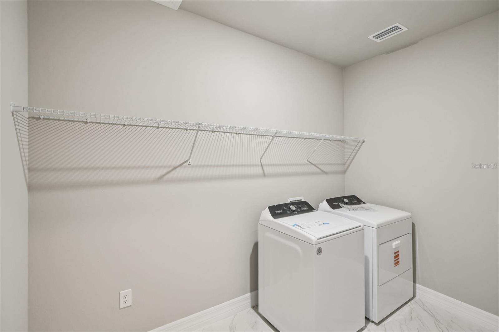 Image 29 of 44 For 16439 Seven Lakes Avenue