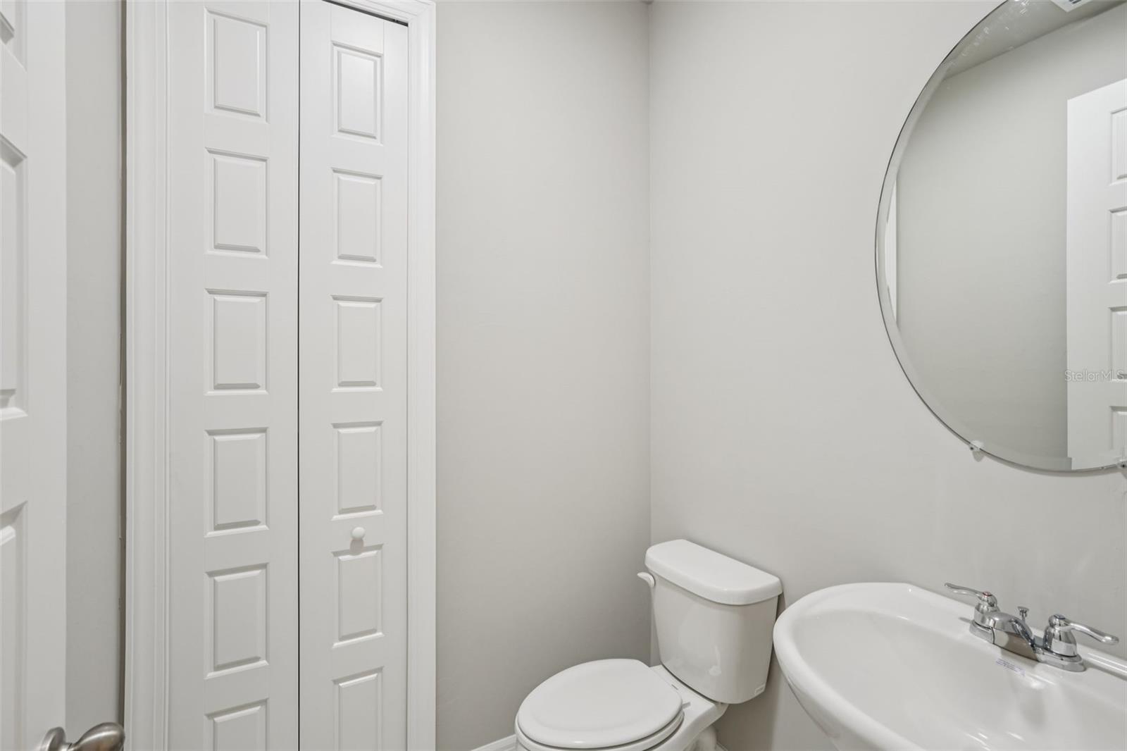 Image 30 of 44 For 16439 Seven Lakes Avenue