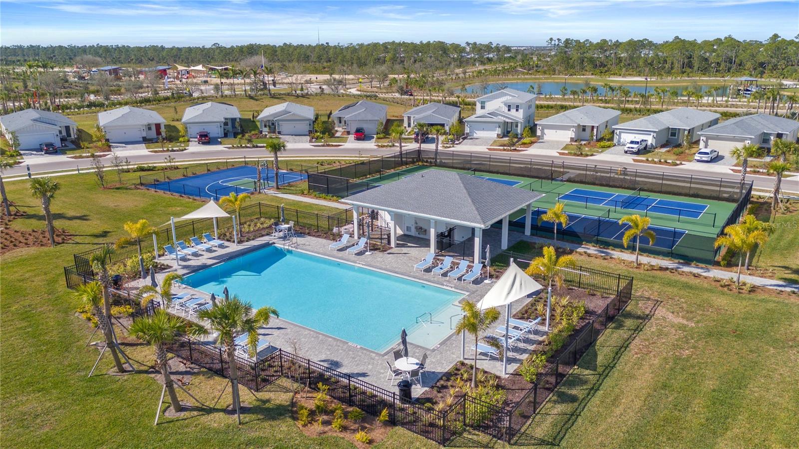 Image 39 of 44 For 16439 Seven Lakes Avenue