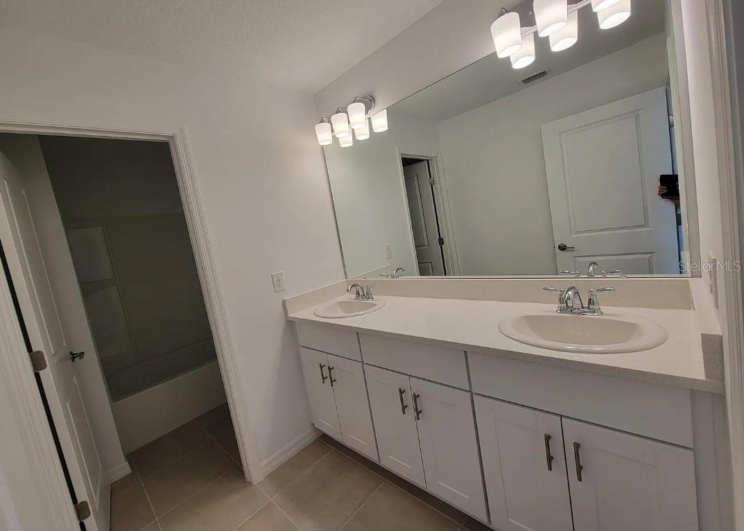Image 13 of 25 For 216 Aquamarine Lane