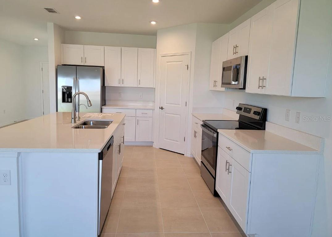 Image 3 of 25 For 216 Aquamarine Lane
