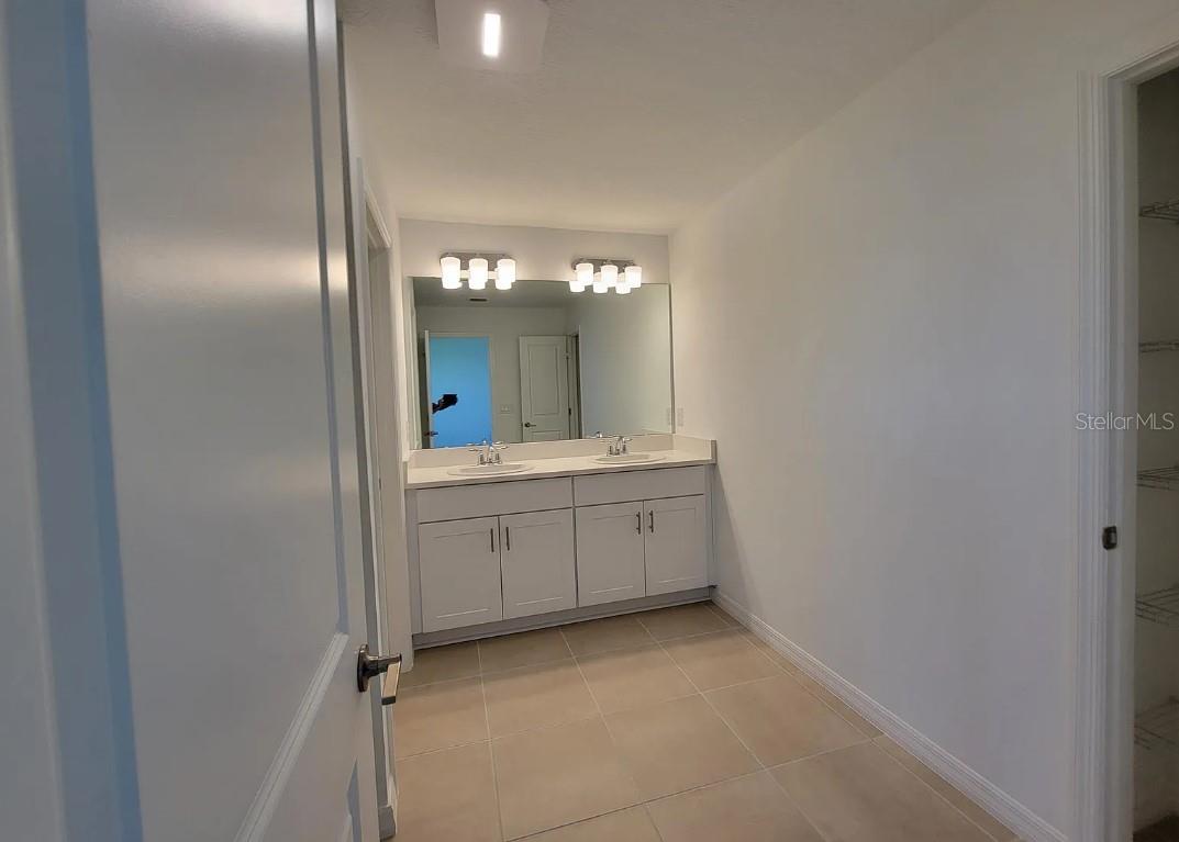 Image 9 of 25 For 216 Aquamarine Lane