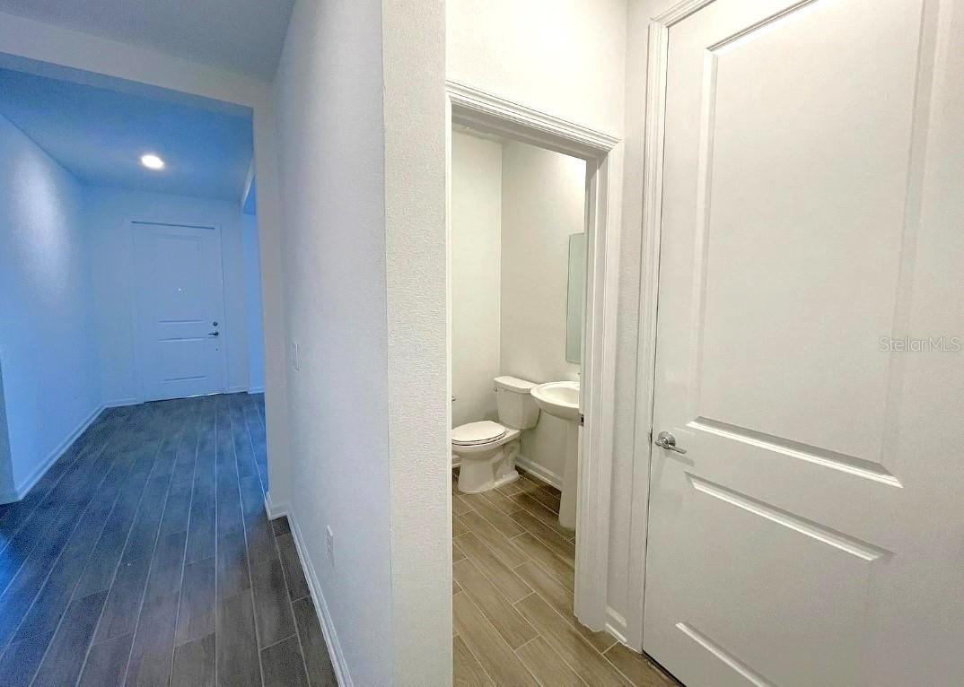 Image 11 of 39 For 6342 Lakepine Street