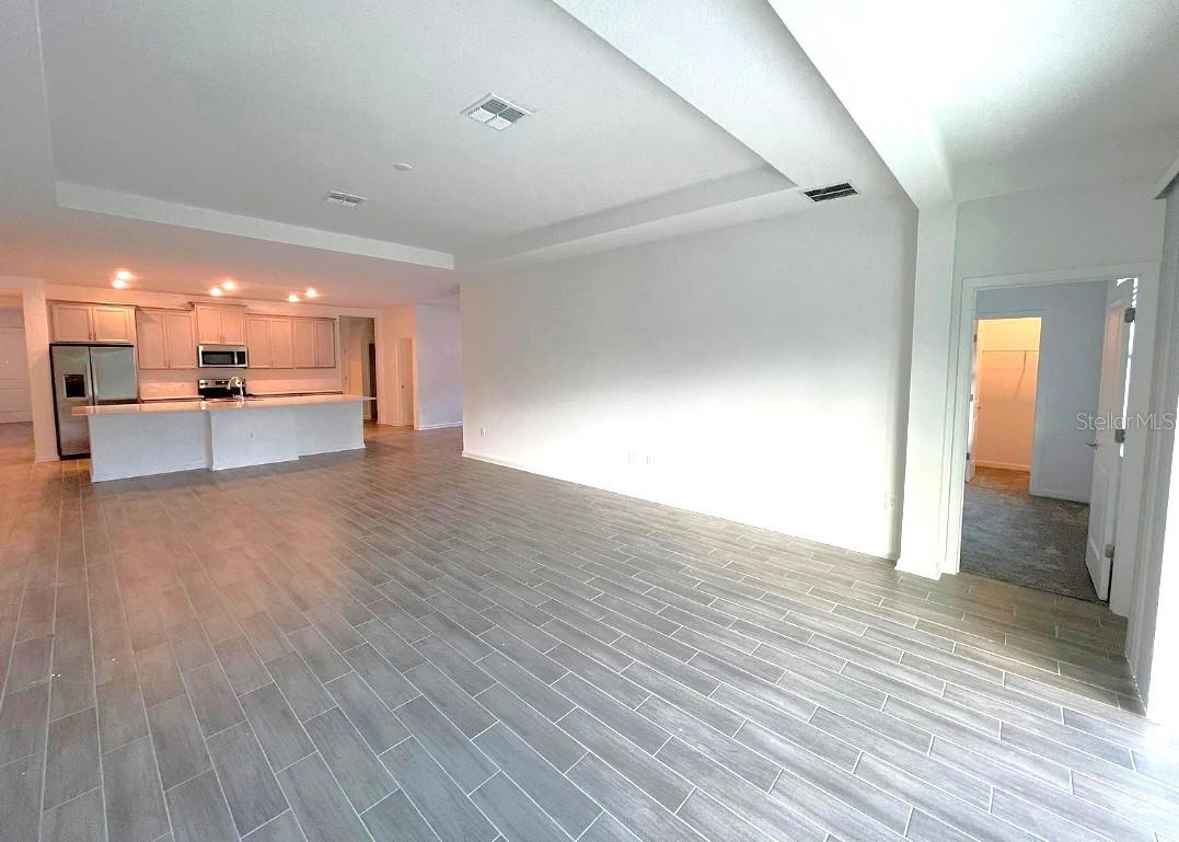 Image 15 of 39 For 6342 Lakepine Street