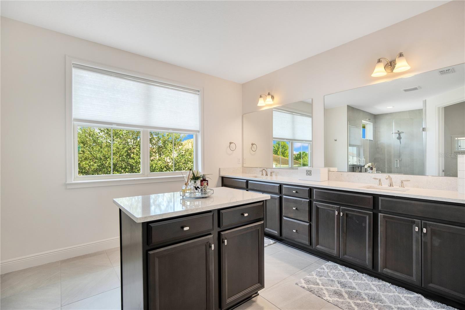 Image 22 of 63 For 13249 Woodford Street